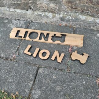 Lettre en bois (hauteur 6 cm)